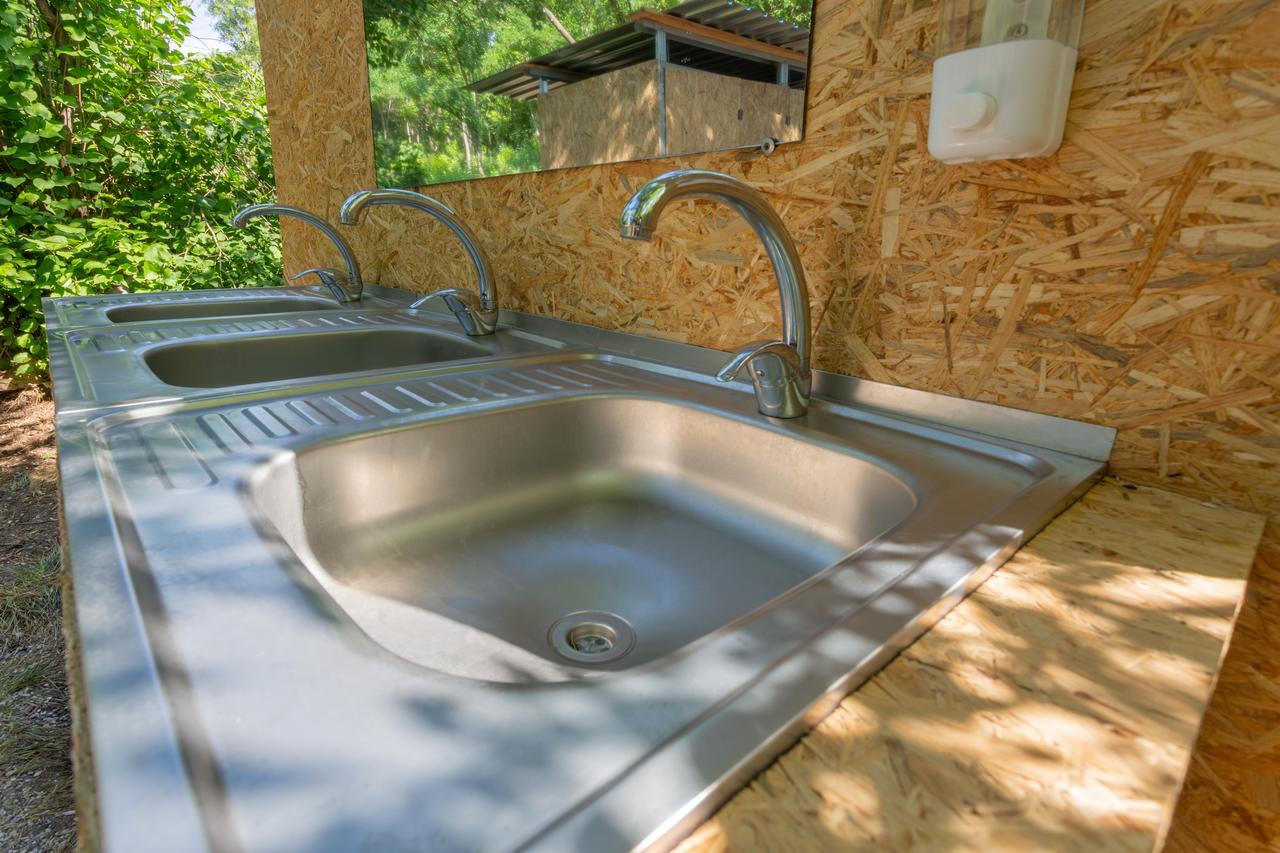 Steller Hostel & Camping โอเดสซา ภายนอก รูปภาพ